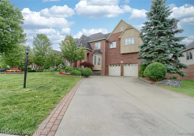 Photo 3 of Sale Pending at 41672 Clemens Cir, Novi, MI 48377 2865 | MLS# 61006909 | Listing updated on 2026-08-28