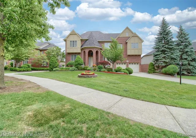 Photo 3 of Sale Pending at 41672 Clemens Cir, Novi, MI 48377 2865 | MLS# 61006909 | Listing updated on 2026-08-28