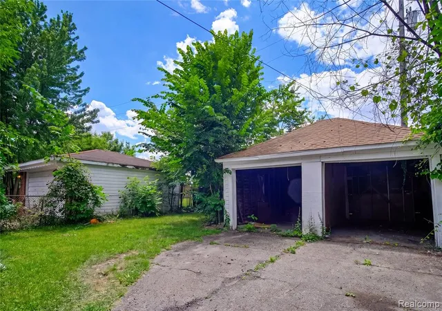 4th image of 5771 Chatsworth St, Detroit, MI 48224 3212 | MLS# 61004606