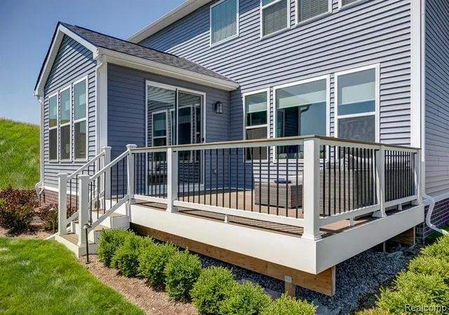 Photo 3 of Single family home for sale at 2400 Provencal Dr, Commerce Township, MI 48382 | MLS# 60999928 | Listing updated on 2026-08-05
