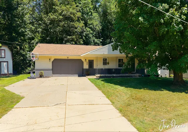 Photo 1 of Sale Pending at 2805 New Holland St, Hudsonville, MI 49426 | MLS# 70546081 | Listing updated on 2026-08-18