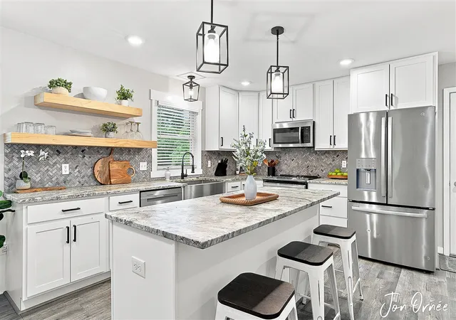 Photo 2 of Sale Pending at 2805 New Holland St, Hudsonville, MI 49426 | MLS# 70546081 | Listing updated on 2026-08-18