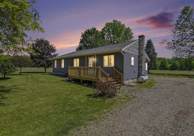 1st image of 22111 Dutch Settlement St, Cassopolis, MI 49031 | MLS# 70535445