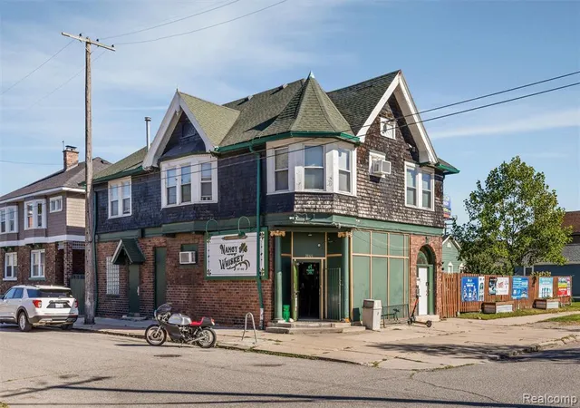 3rd image of 2736 Harrison St, Detroit, MI 48216