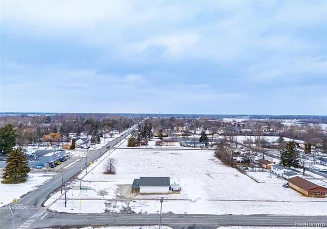 2nd image of 4500 N Michigan Ave, Saginaw, MI 48604 | MLS# 60964325