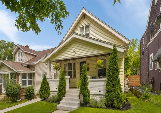 Photo 3 of Sale Pending at 9 Dean St, Grand Rapids, MI 49505 | MLS# 70551808 | Listing updated on 2026-08-17