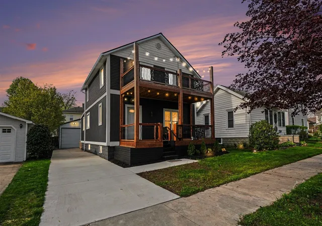 1st image of 310 Huron St, South Haven, MI 49090 | MLS# 70528813