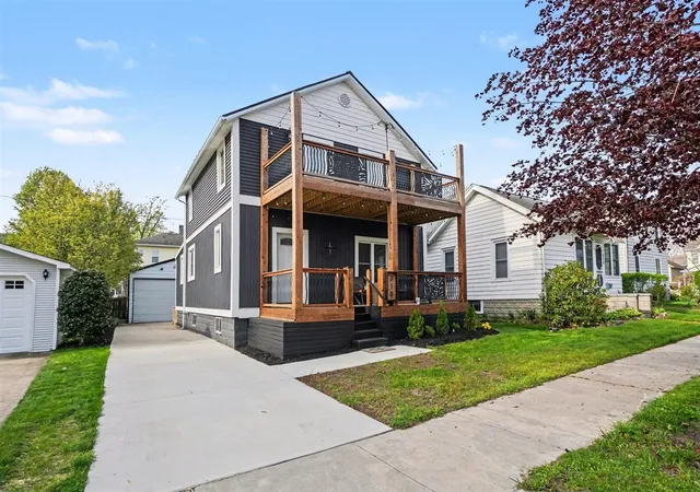 3rd image of 310 Huron St, South Haven, MI 49090 | MLS# 70528813
