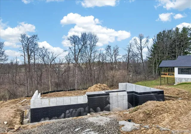 Photo 3 of Sale Pending at 4060 Metamora Ridge Rd, Metamora, MI 48455 | MLS# 60966952 | Listing updated on 2026-07-07