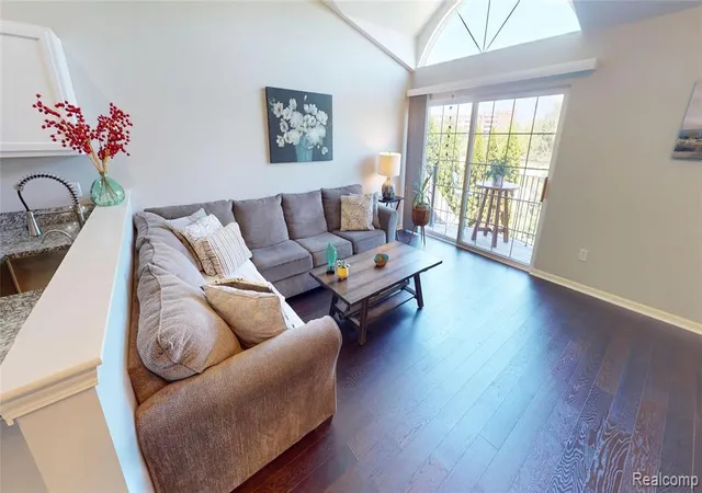 Photo 4 of Sale Pending at 2916 Signature Blvd, Ann Arbor, MI 48103 | MLS# 61002265 | Listing updated on 2026-07-22