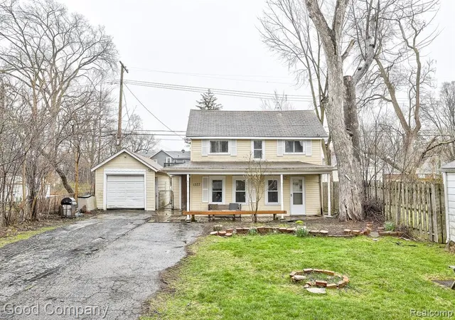 Photo 1 of Sale Pending at 1377 Dorothea Rd, Berkley, MI 48072 2148 | MLS# 61025389 | Listing updated on 2026-09-15