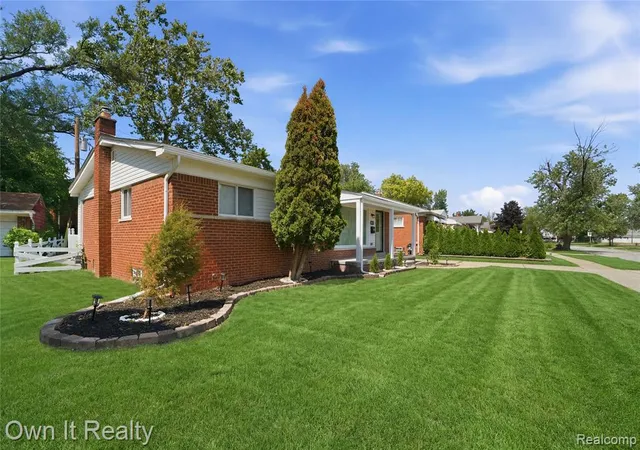Homes for sale in Dearborn Heights, MI | 20320 Whitlock Dr, Dearborn Heights, MI 48127 | MLS# 61011213