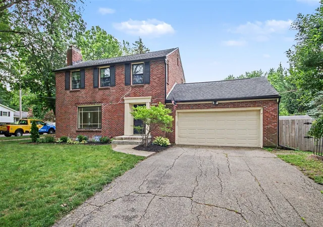 Homes for sale in Grand Rapids, MI | 2324 Estelle Dr, Grand Rapids, MI 49506 | MLS# 70543060