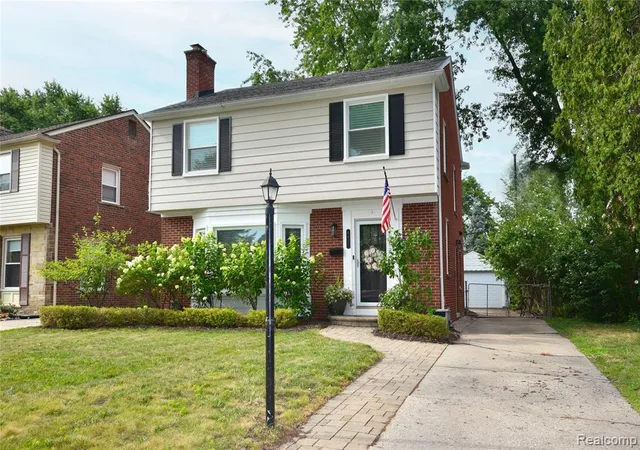 2nd image of 4411 N Verona Cir, Royal Oak, MI 48073 | MLS# 61020257
