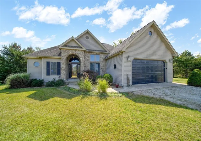 1st image of 10044 Emerald Dr, Brooklyn, MI 49230 | MLS# 70497987