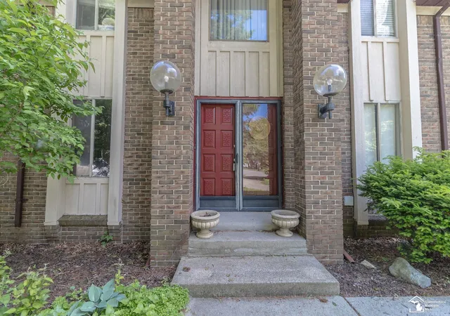 3rd image of 1372 Laurelhurst Dr, Temperance, MI 48182 | MLS# 50209079