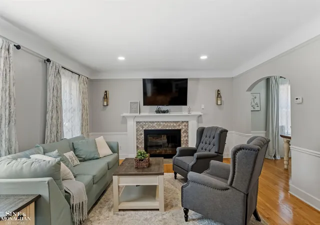 3rd image of 474 Touraine Rd, Grosse Pointe Farms, MI 48236 | MLS# 50210810