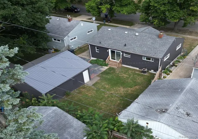 Photo 3 of Sale Pending at 3718 Woodrow Ave, Flint, MI 48506 3136 | MLS# 61014344 | Listing updated on 2026-09-13