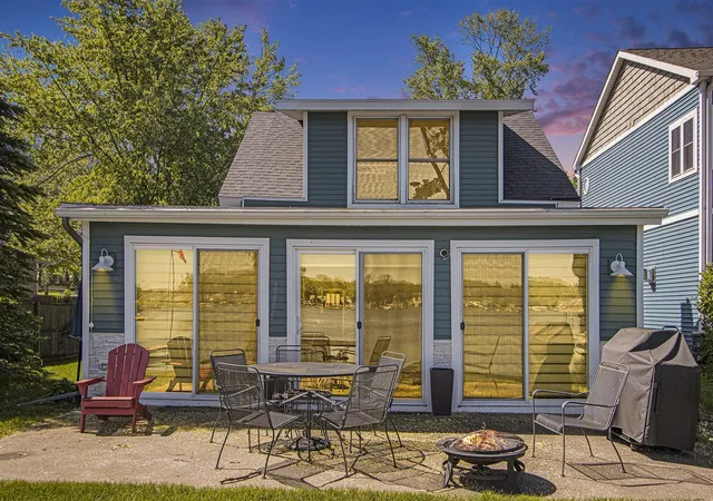 1st image of 2019 Lakeview Dr, Portage, MI 49002 | MLS# 70472388