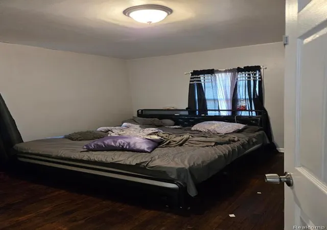 Photo 2 of Sale Pending at 11724 Wayburn St, Detroit, MI 48224 1688 | MLS# 61004993 | Listing updated on 2026-10-06
