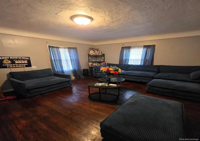 Photo 3 of Sale Pending at 11724 Wayburn St, Detroit, MI 48224 1688 | MLS# 61004993 | Listing updated on 2026-10-06