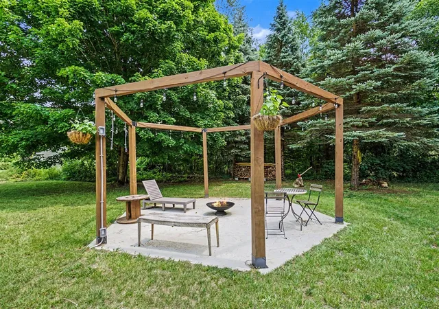 3rd image of 47641 County Road 653, Paw Paw, MI 49079 | MLS# 70541516