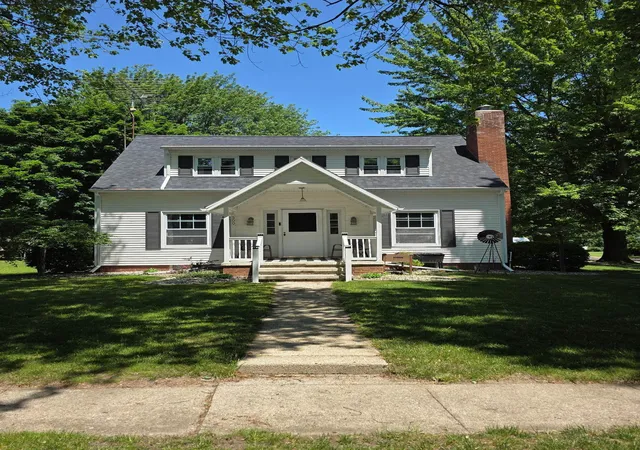 Homes for sale in Chesaning, MI | 300 Brady St, Chesaning, MI 48616 | MLS# 50206994
