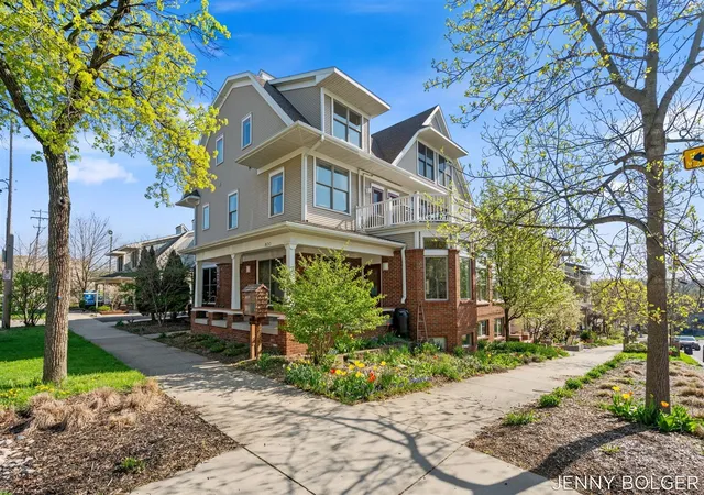 Homes for sale in Grand Rapids, MI | 800 Livingston Ave, Grand Rapids, MI 49503 | MLS# 70528597