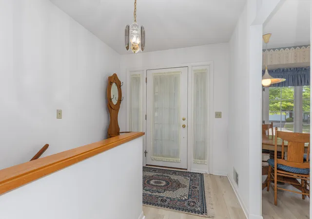 Photo 3 of Sale Pending at 2736 Mulford Dr, Grand Rapids, MI 49546 | MLS# 70549950 | Listing updated on 2026-08-22