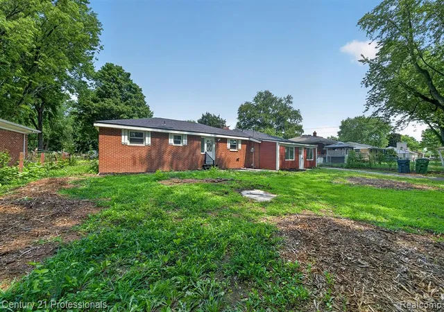 Photo 4 of Single family home for sale at 5000 Robert St, Shelby Township, MI 48316 | MLS# 61022663 | Listing updated on 2026-09-05