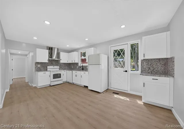 Photo 5 of Single family home for sale at 5000 Robert St, Shelby Township, MI 48316 | MLS# 61022663 | Listing updated on 2026-09-05