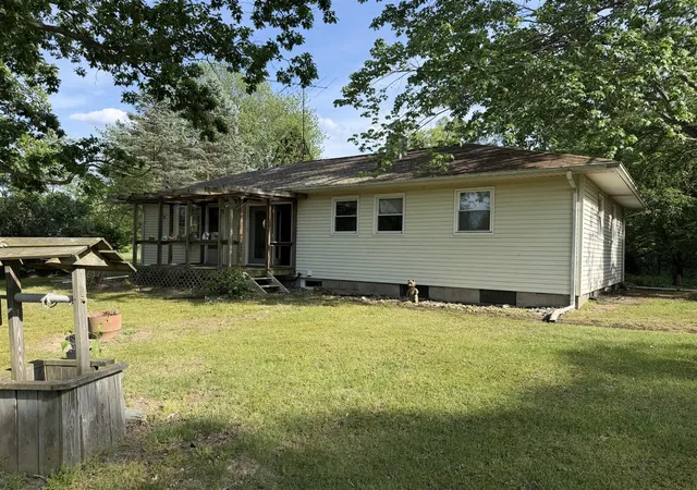 Homes for sale in Vicksburg, MI | 2775 E Y Ave, Vicksburg, MI 49097 | MLS# 70512102