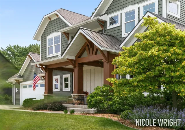 Homes for sale in Grandville, MI | 600 Stonehill Ct, Grandville, MI 49418 | MLS# 70537897