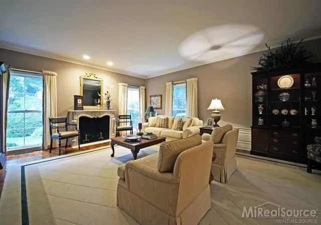 Homes for sale in Grosse Pointe Farms, MI | 45 Lakecrest Ln, Grosse Pointe Farms, MI 48236 | MLS# 50208443