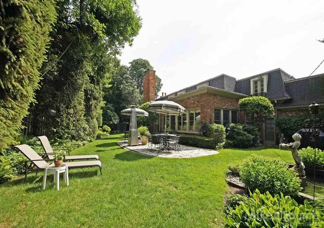 Homes for sale in Grosse Pointe Farms, MI | 45 Lakecrest Ln, Grosse Pointe Farms, MI 48236 | MLS# 50208443