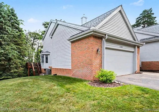 Homes for sale in Clarkston, MI | 6510 Scenic Pines Ct, Clarkston, MI 48346 | MLS# 61006550