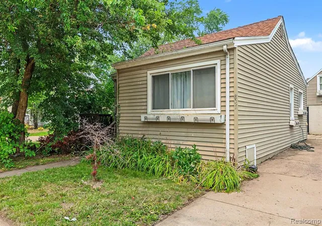 Photo 1 of Single family home for sale at 807 E 14 Mile Rd, Birmingham, MI 48009 2092 | MLS# 61013542 | Listing updated on 2026-09-06