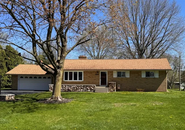 Photo 1 of Single family home for sale at 219 Ottawa Dr, Troy, MI 48085 | MLS# 70526004 | Listing updated on 2026-07-14
