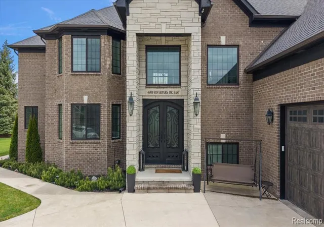 Homes for sale in Macomb, MI | 46930 Riverpark, Macomb, MI 48044 | MLS# 60992604
