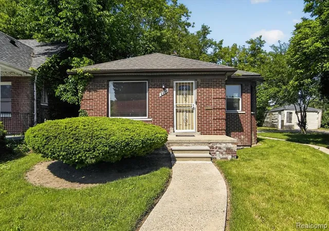 Homes for sale in Detroit, MI | 9821 Manistique St, Detroit, MI 48224 | MLS# 60997315