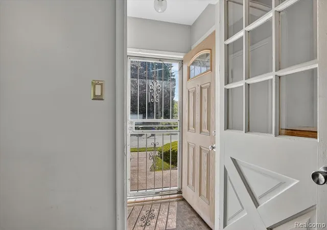 Photo 3 of Sale Pending at 9821 Manistique St, Detroit, MI 48224 2866 | MLS# 60997315 | Listing updated on 2026-08-30