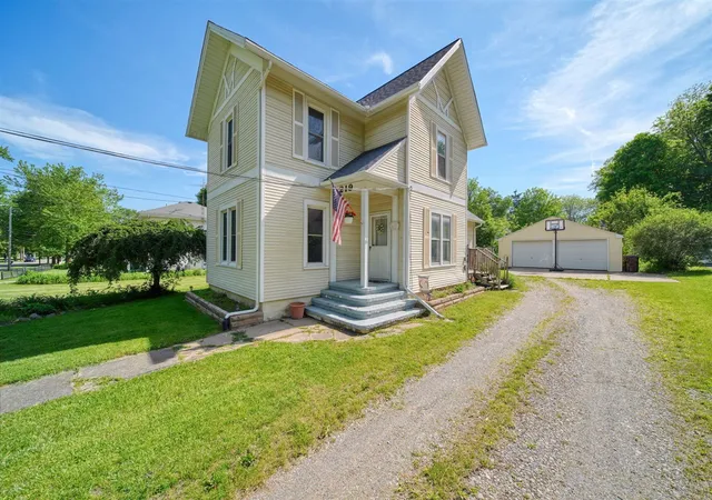 Homes for sale in Concord, MI | 219 S Main St, Concord, MI 49237 | MLS# 70535399