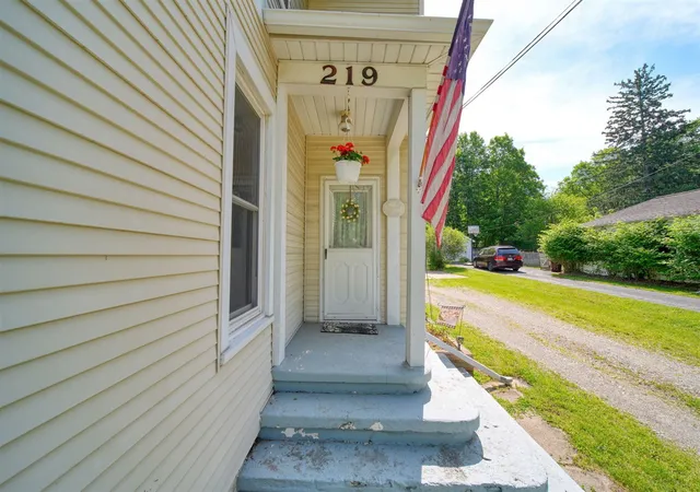 Homes for sale in Concord, MI | 219 S Main St, Concord, MI 49237 | MLS# 70535399