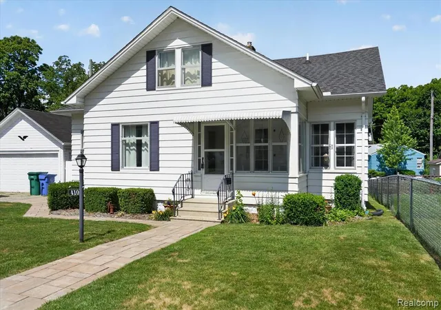 47th image of 410 S Center St, Howell, MI 48843 2209 | MLS# 61005851