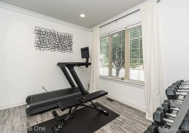 Photo 5 of Condo for sale at 4176 Oak Arbor Ct, Rochester, MI 48306 | MLS# 61017433 | Listing updated on 2026-09-01