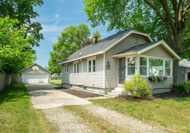 Homes for sale in Belmont, MI | 6145 Idaho Ave, Belmont, MI 49306 | MLS# 70538128