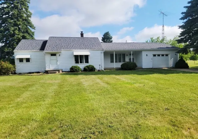 Homes for sale in Akron, MI | 4422 Beach St, Akron, MI 48701 | MLS# 50213088
