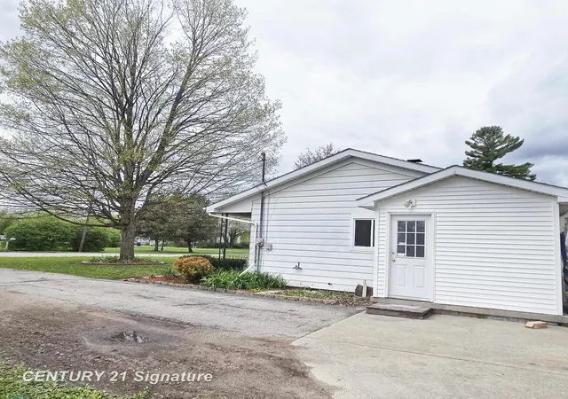 Homes for sale in Saginaw, MI | 2405 Nebraska Ave, Saginaw, MI 48601 | MLS# 50209768