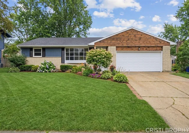 Homes for sale in Grand Rapids, MI | 2538 Berwyck Rd, Grand Rapids, MI 49506 | MLS# 70504096