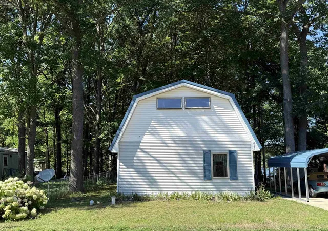 Photo 2 of Single family home for sale at 2176 Jefferson Rd, Harrison, MI 48625 | MLS# 50217405 | Listing updated on 2026-09-04